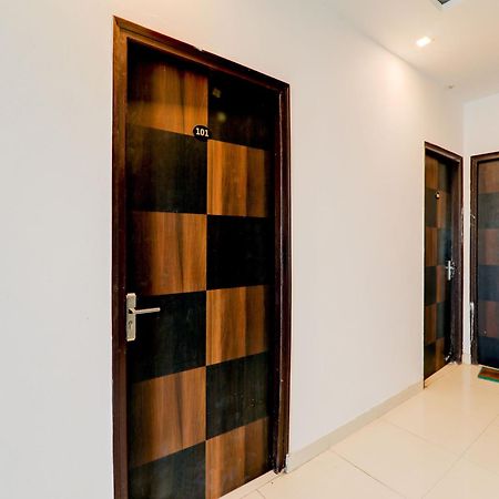 Super Collection O Kiara Guest House Lucknow Buitenkant foto