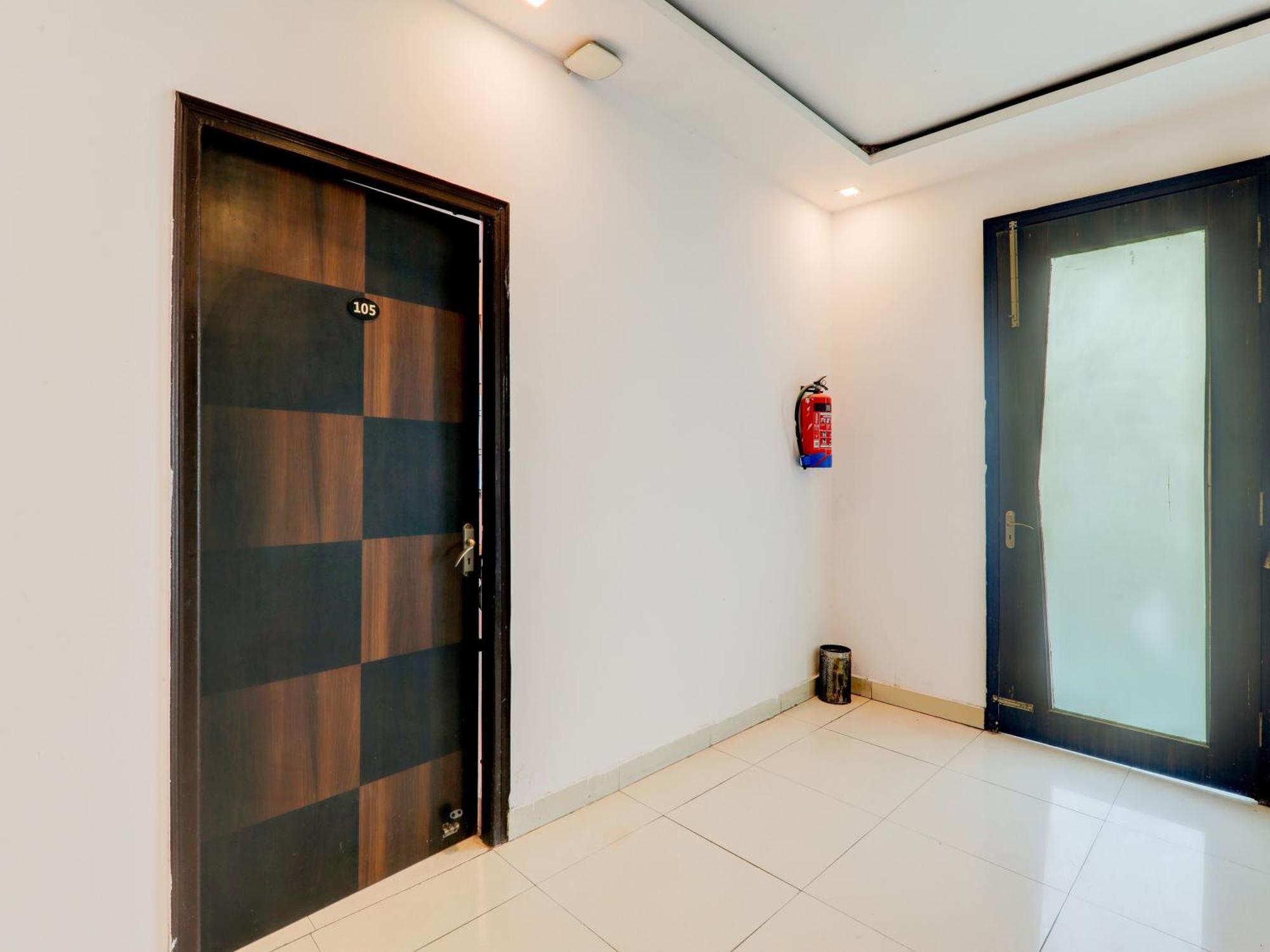 Super Collection O Kiara Guest House Lucknow Buitenkant foto