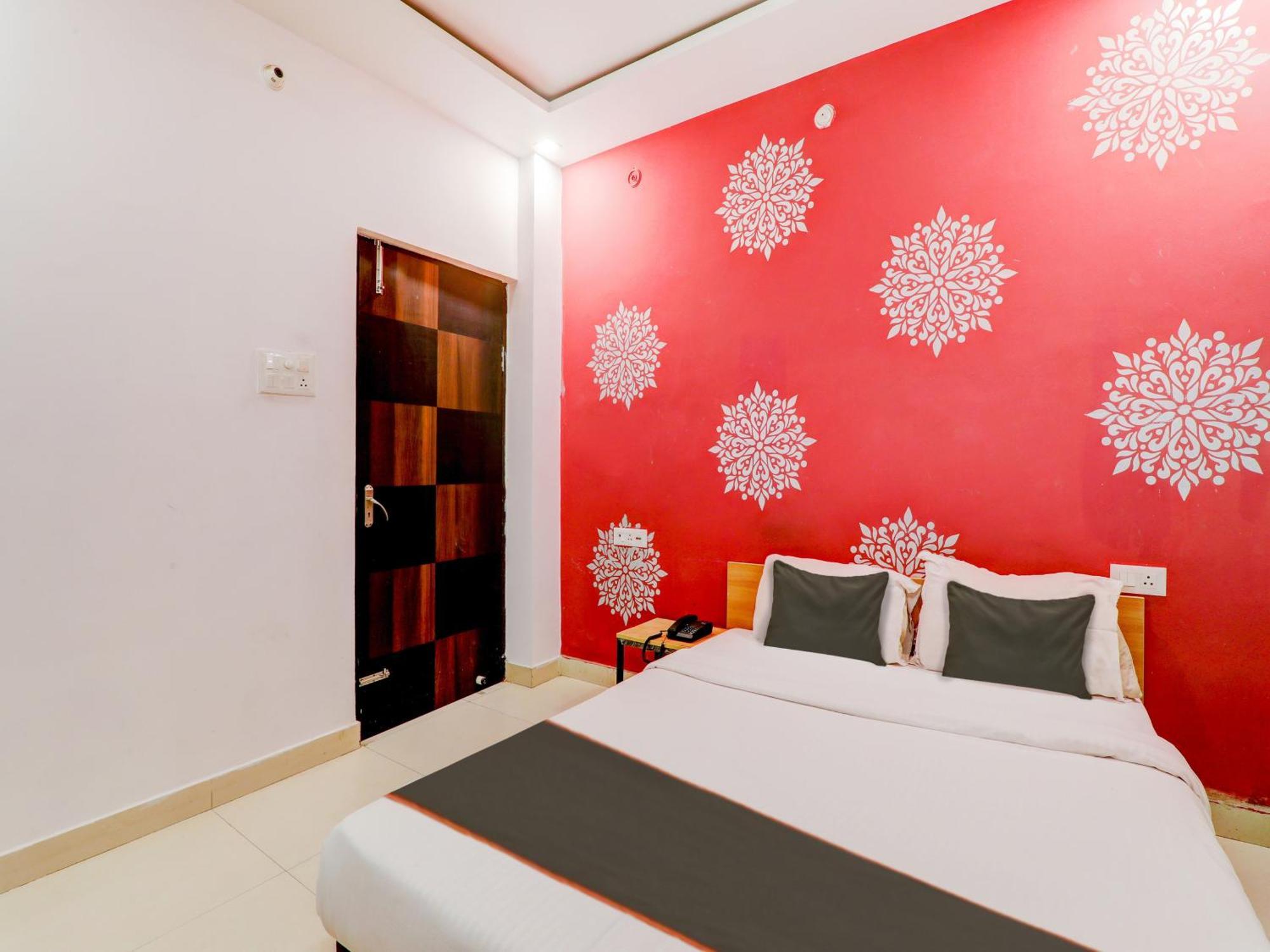 Super Collection O Kiara Guest House Lucknow Buitenkant foto