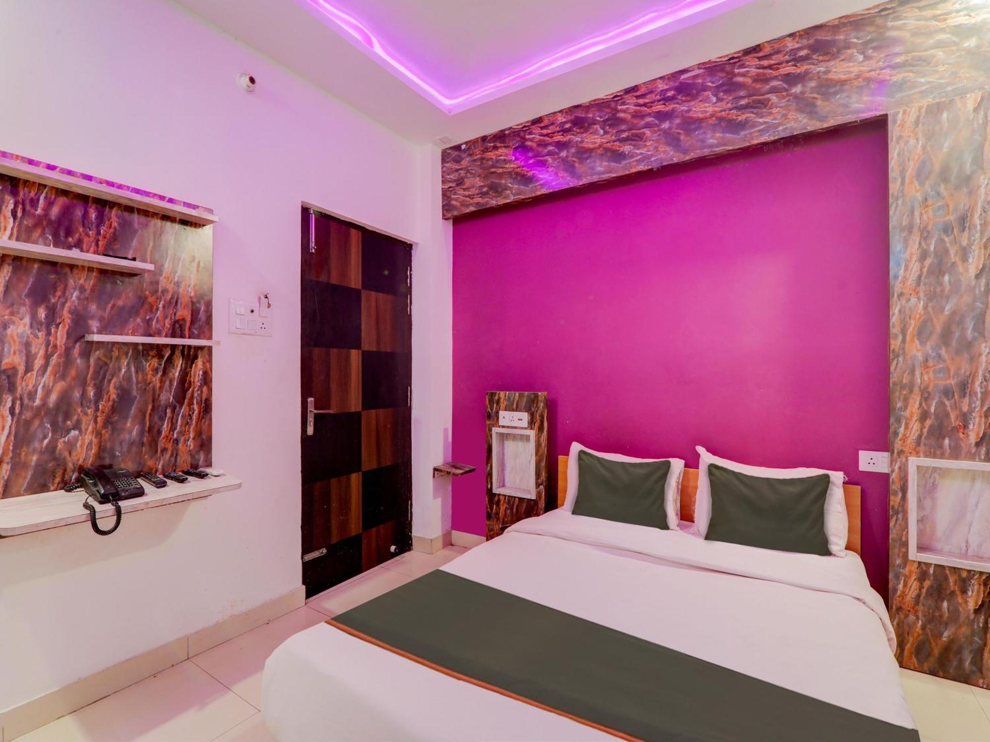 Super Collection O Kiara Guest House Lucknow Buitenkant foto